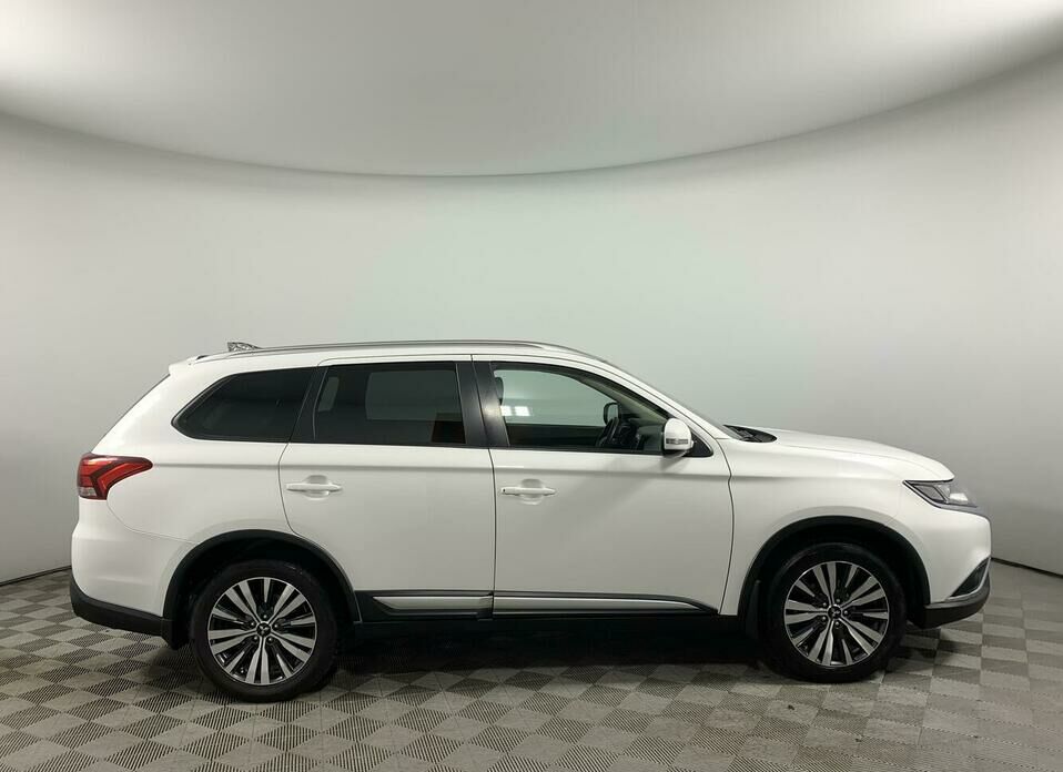 Mitsubishi Outlander 2.0 CVT (146 л.с.)