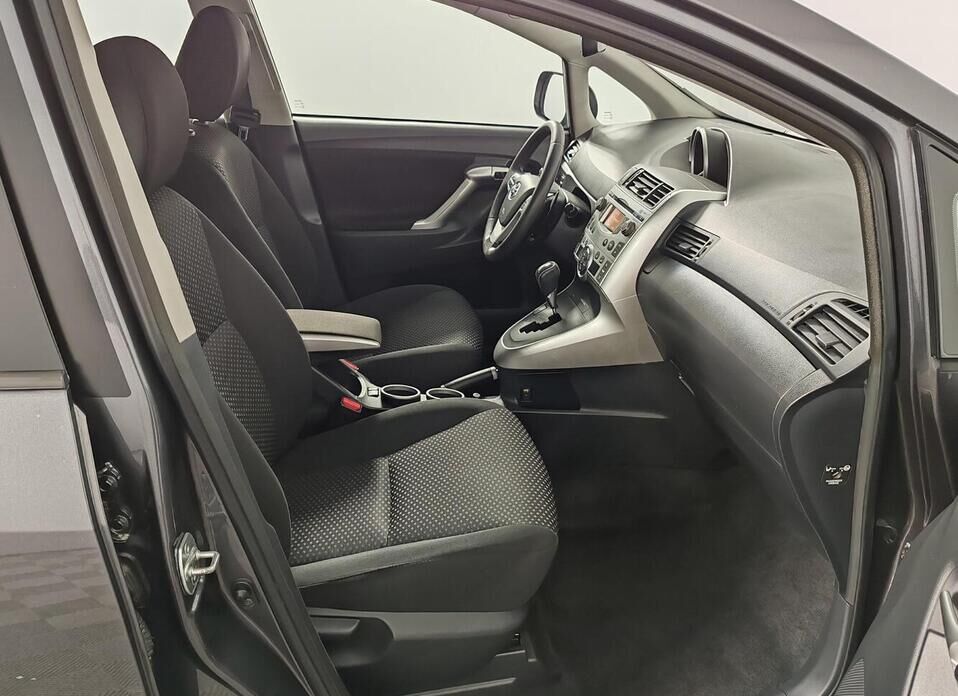 Toyota Verso, I 1.8 CVT (147 л.с.)