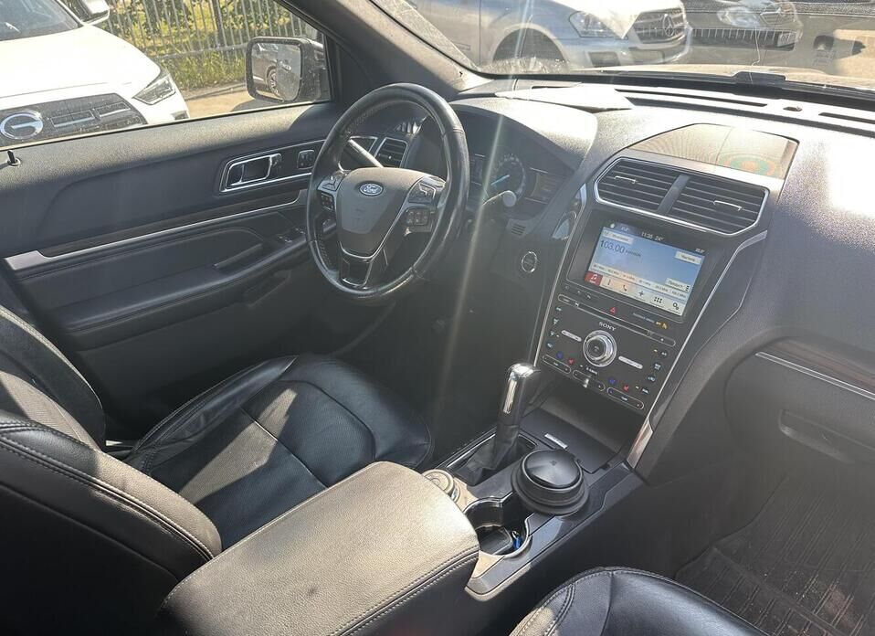Ford Explorer 3.5 AT (249 л.с.) 4WD