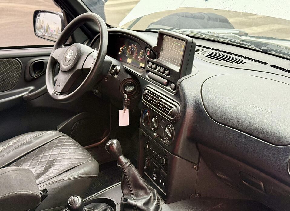 LADA (ВАЗ) Niva Travel, I 1.7 MT (80 л.с.) 4WD