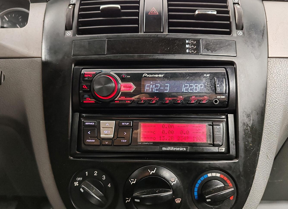 Chevrolet Lacetti 1.8 MT (121 л.с.)