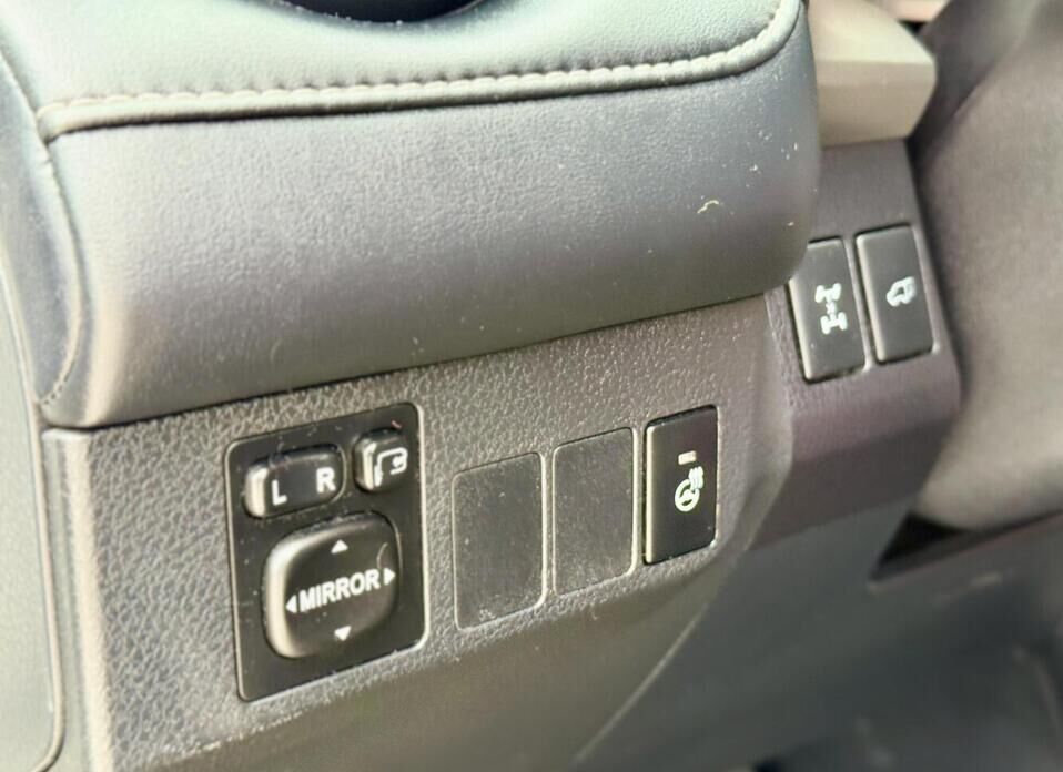 Toyota RAV4, IV (XA40) Рестайлинг 2.5 AT (180 л.с.) 4WD