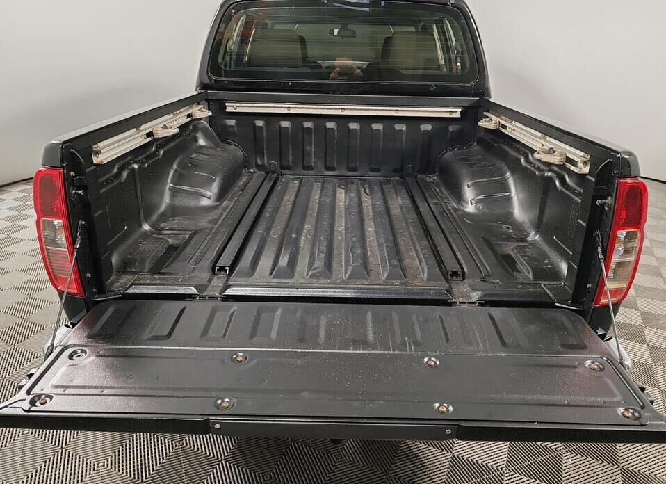 Nissan Navara (Frontier), III (D40) 2.5d AT (174 л.с.) 4WD