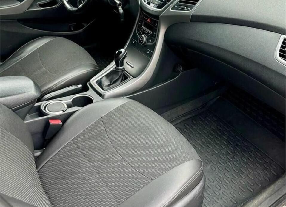 Hyundai Elantra, V (MD) Рестайлинг 1.8 AT (150 л.с.)