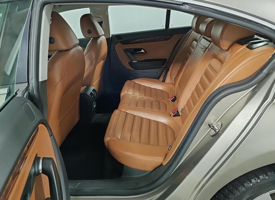 Volkswagen Passat CC 1.8 AMT (152 л.с.)