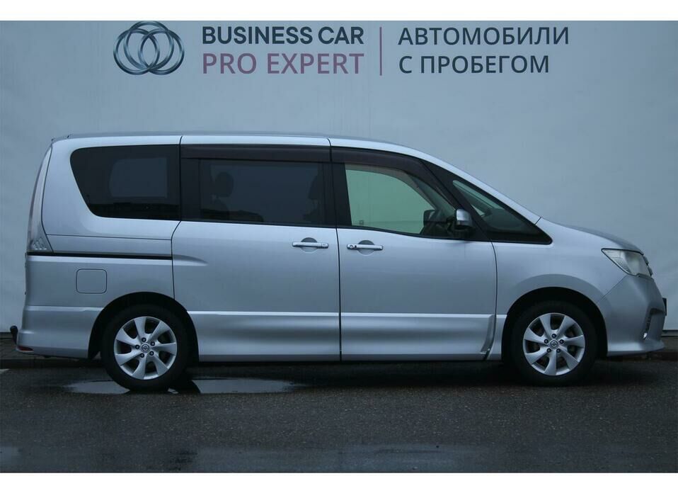 Nissan Serena 2.0 CVT (147 л.с.)