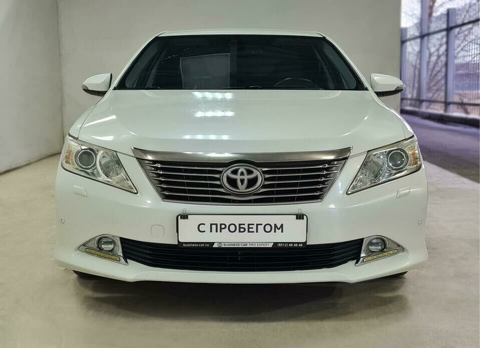 Toyota Camry 2.5 AT (181 л.с.)