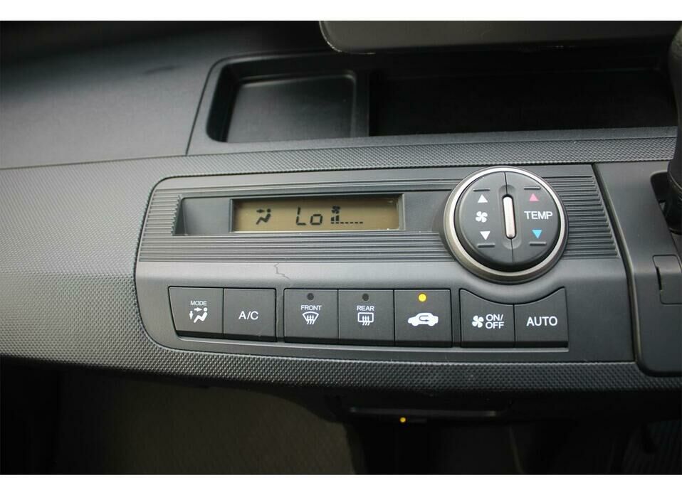Honda Freed Spike 1.5 CVT (118 л.с.)