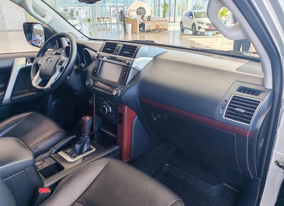 Toyota Land Cruiser Prado, 150 Series Рестайлинг 1 3.0d AT (173 л.с.) 4WD