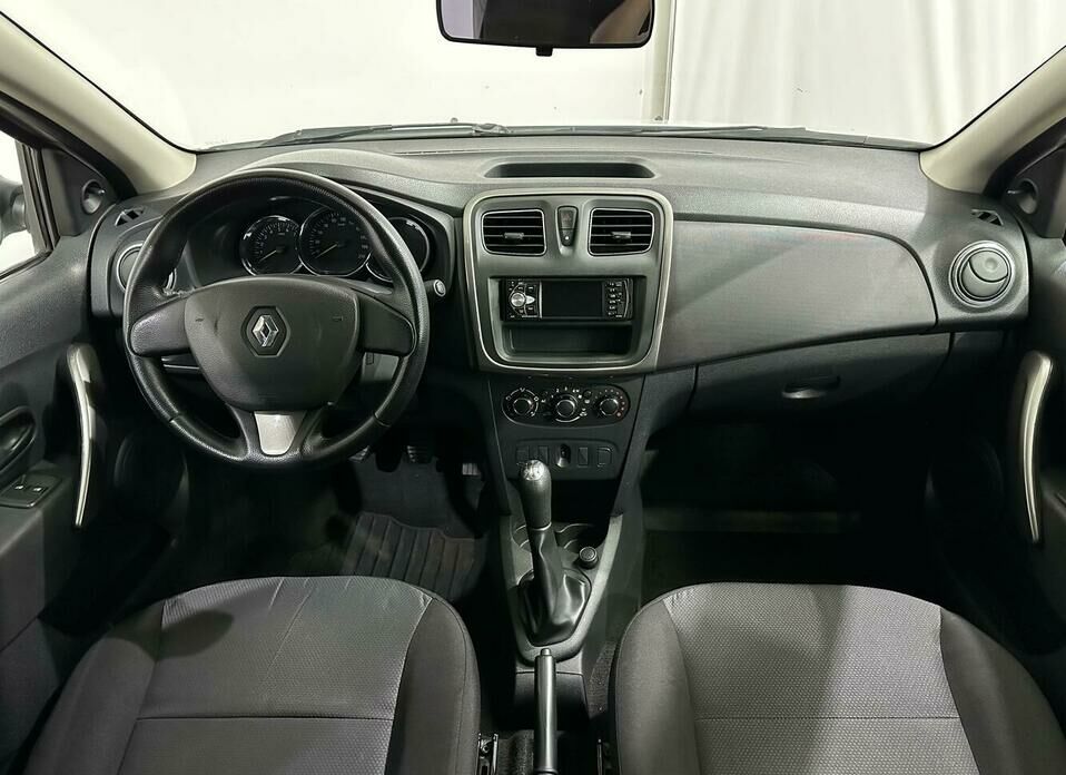 Renault Logan 1.6 MT (82 л.с.)