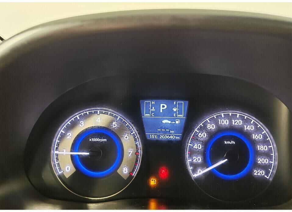 Hyundai Solaris, I Рестайлинг 1.6 AT (123 л.с.)