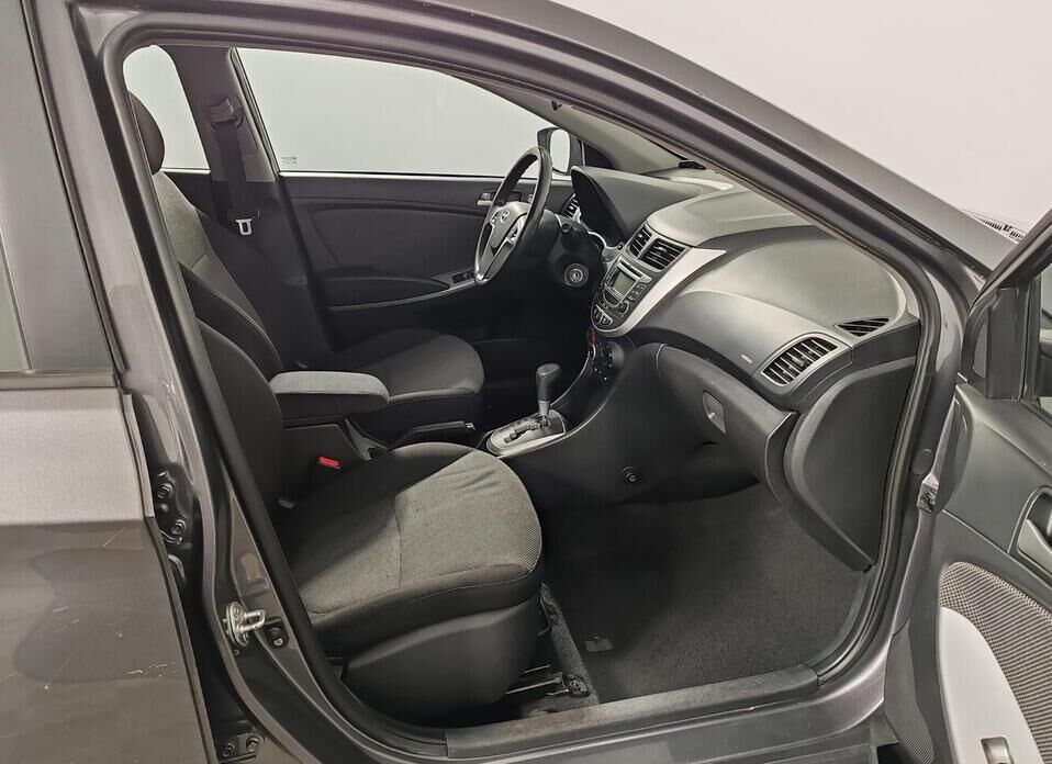 Hyundai Solaris, I 1.6 AT (123 л.с.)