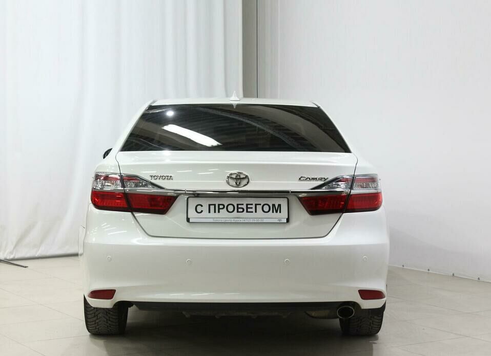 Toyota Camry 2.5 AT (181 л.с.)