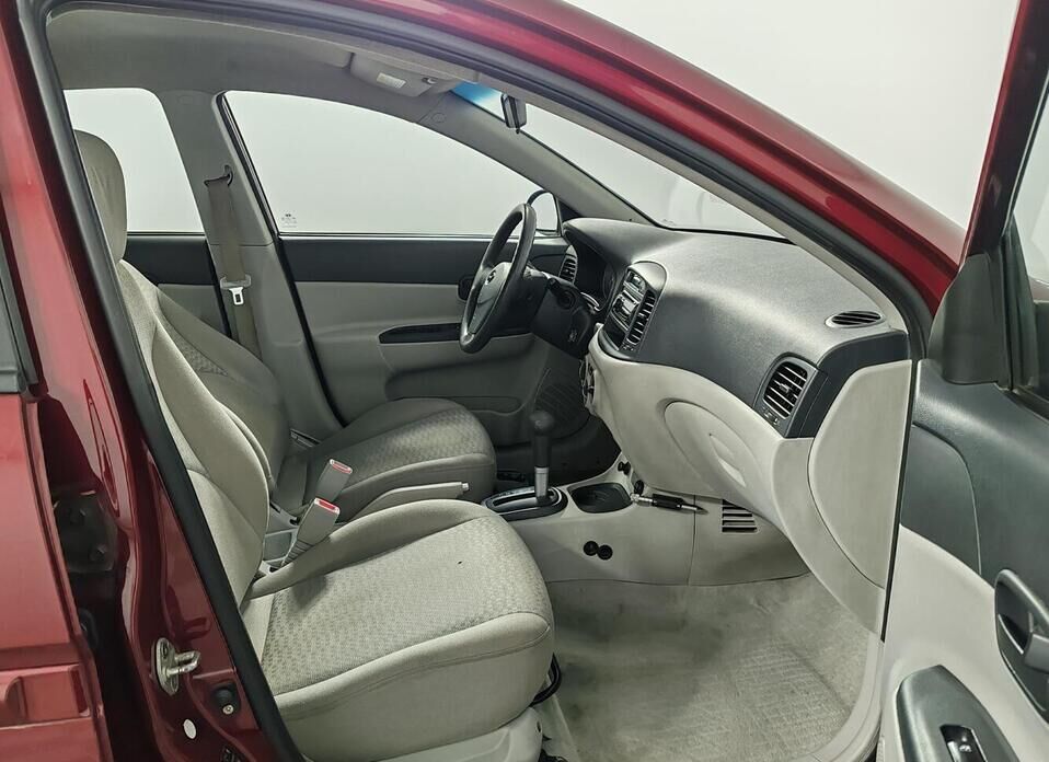 Hyundai Verna, II 1.4 AT (97 л.с.)