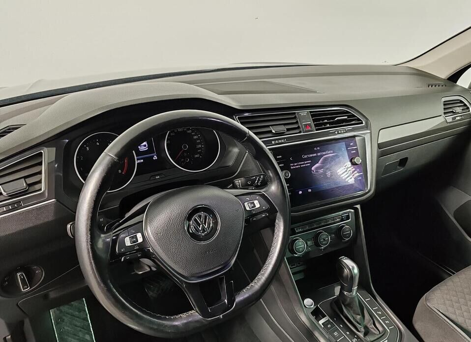 Volkswagen Tiguan 2.0 AMT (180 л.с.) 4WD
