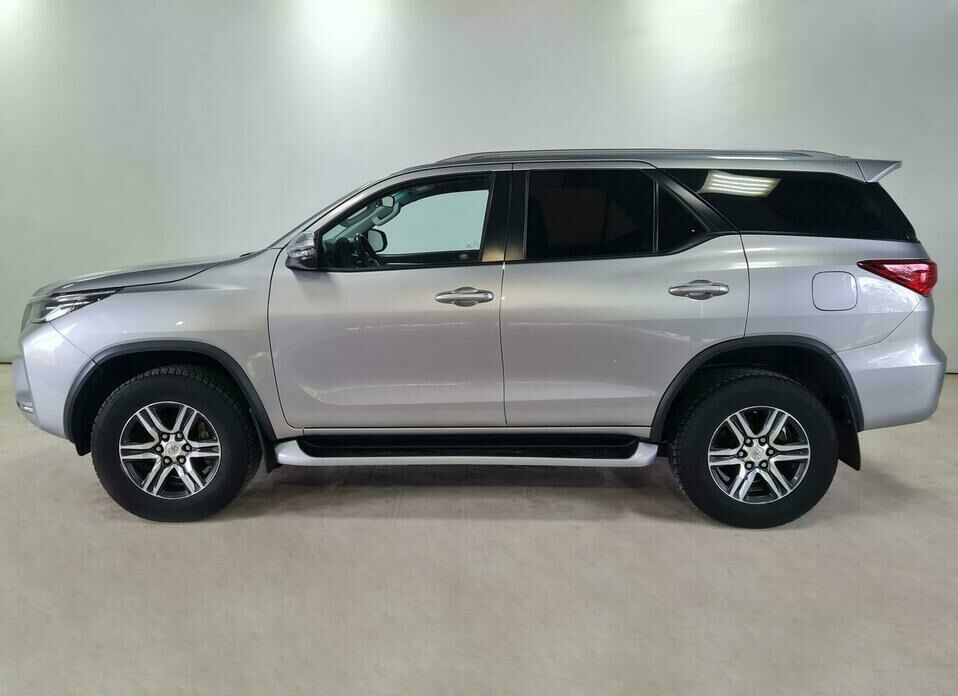 Toyota Fortuner 2.8d AT (200 л.с.) 4WD