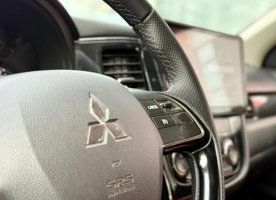 Mitsubishi Outlander, III Рестайлинг 2 2.4 CVT (167 л.с.) 4WD