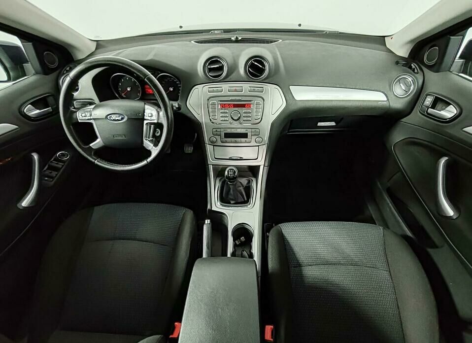 Ford Mondeo 2.0 MT (145 л.с.)