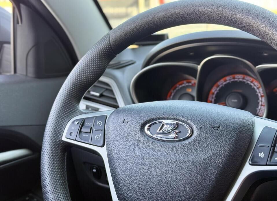 LADA (ВАЗ) Vesta, I Рестайлинг SW Cross 1.6 CVT (113 л.с.)