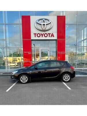 Opel Astra, 2015&nbsp;г., 190&nbsp;635&nbsp;км