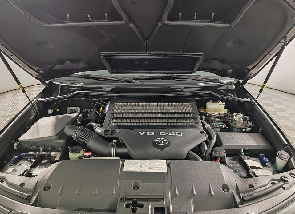 Toyota Land Cruiser, 200 Series Рестайлинг 1 4.5d AT (235 л.с.) 4WD