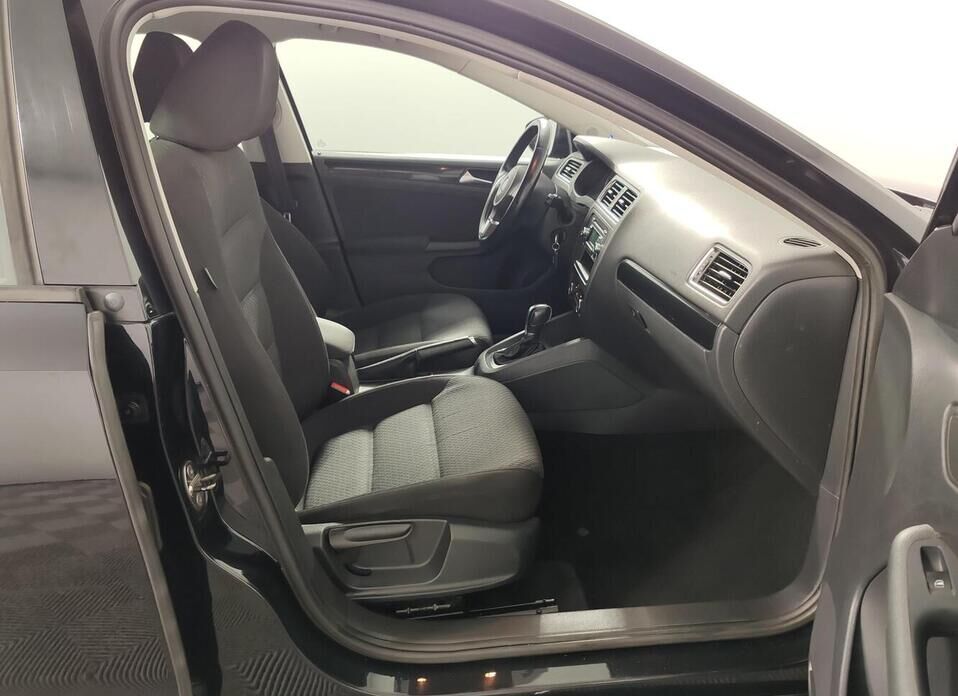 Volkswagen Jetta, VI 1.4 AMT (122 л.с.)