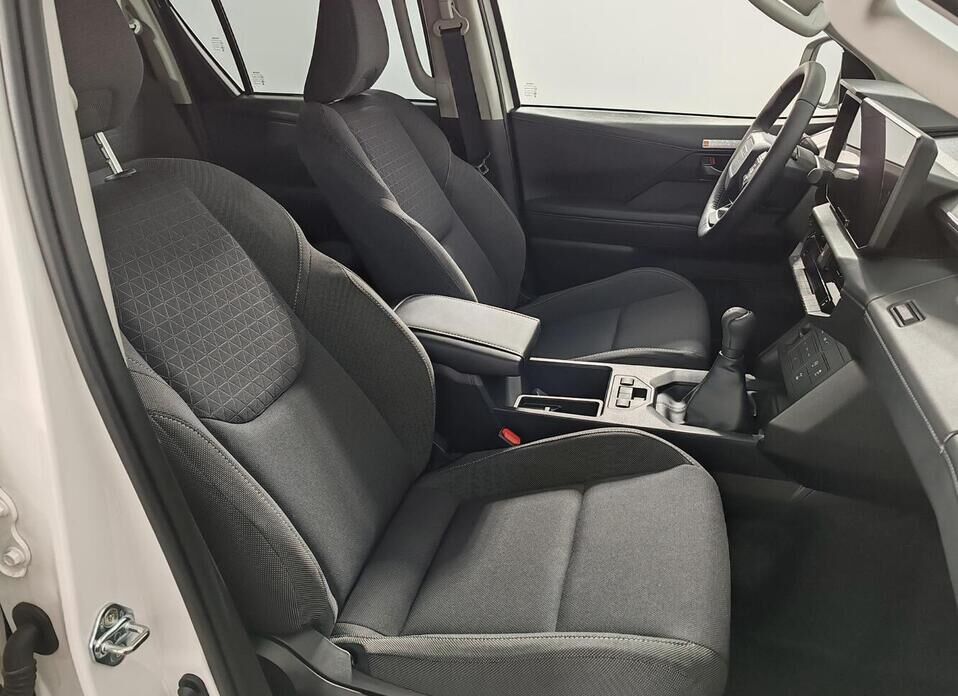 Toyota Hilux, IX 2.8d MT (204 л.с.) 4WD