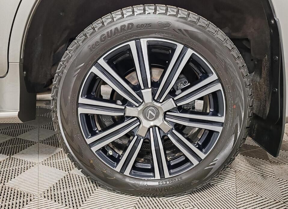 Lexus LX, III Рестайлинг 2 570 5.7 AT (367 л.с.) 4WD