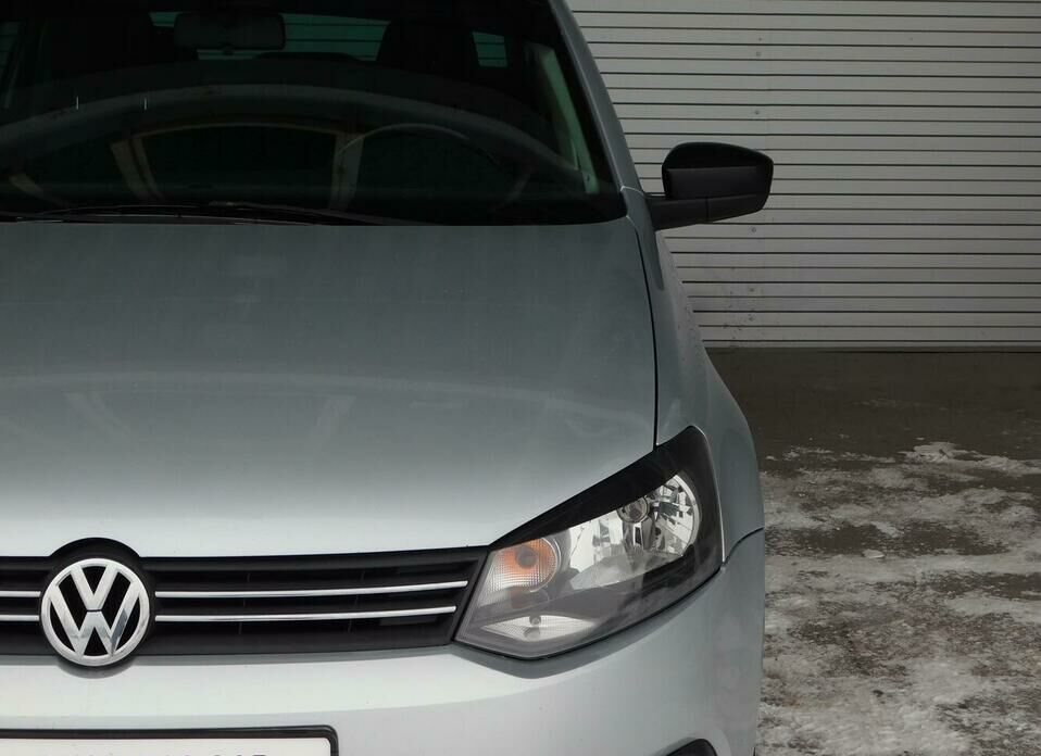 Volkswagen Polo 1.6 AT (105 л.с.)