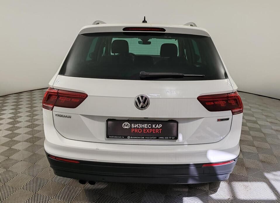 Volkswagen Tiguan, II 2.0 AMT (180 л.с.) 4WD