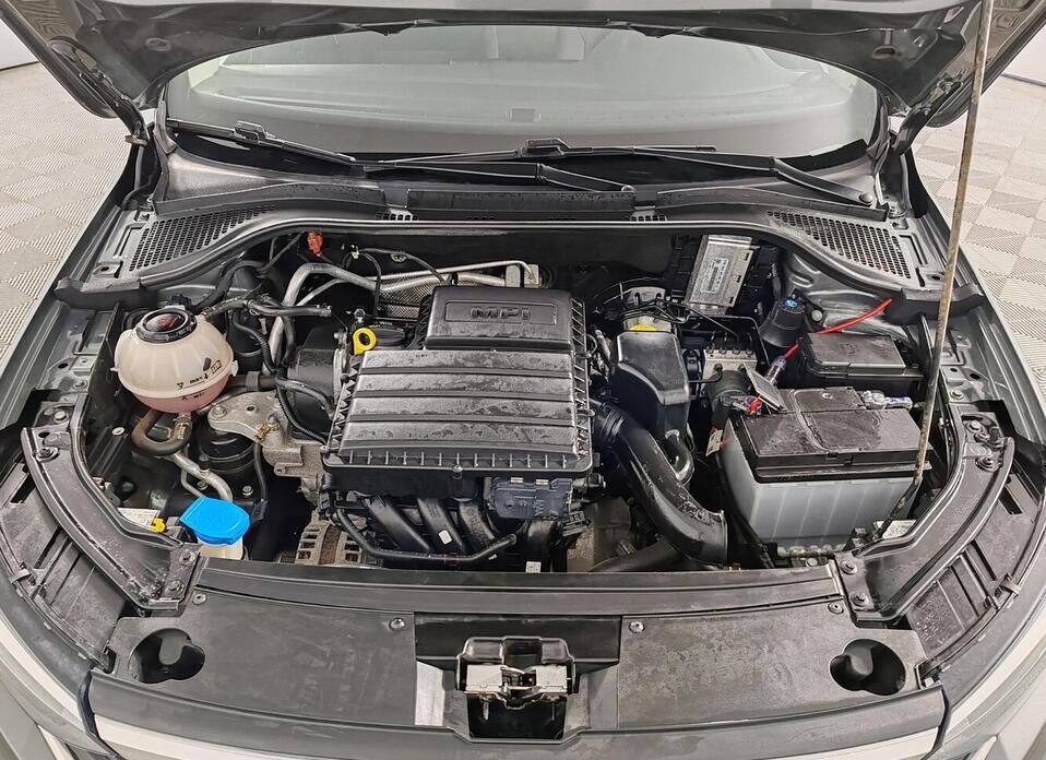 Volkswagen Polo 1.6 MT (110 л.с.)