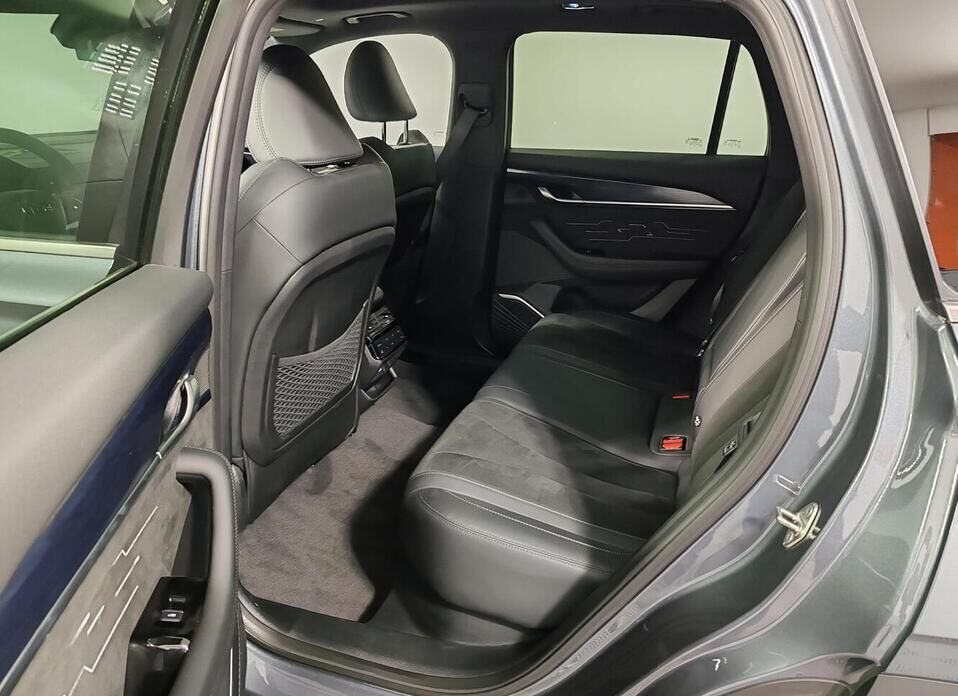 Geely Monjaro 2.0 AT (238 л.с.) 4WD