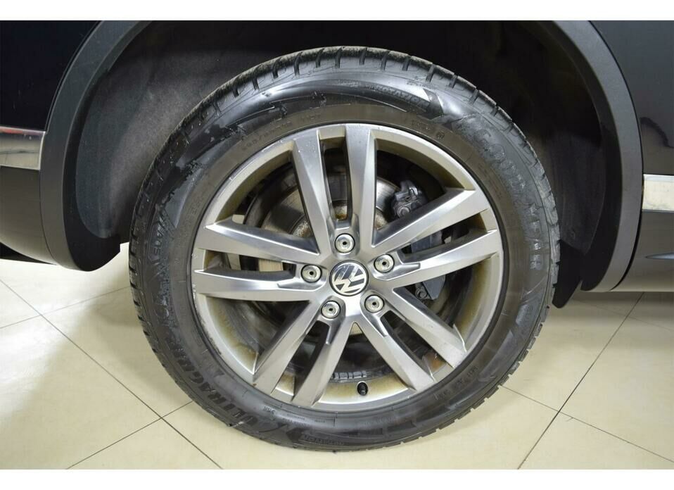 Volkswagen Touareg 3.0d AT (245 л.с.) 4WD