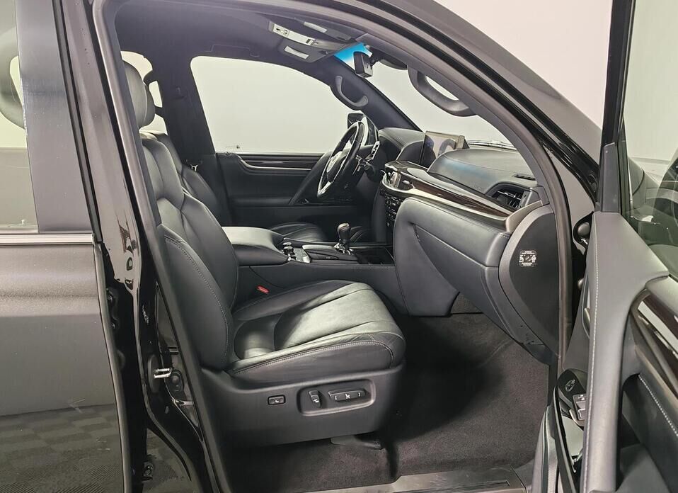 Lexus LX, III Рестайлинг 2 450d 4.5d AT (272 л.с.) 4WD