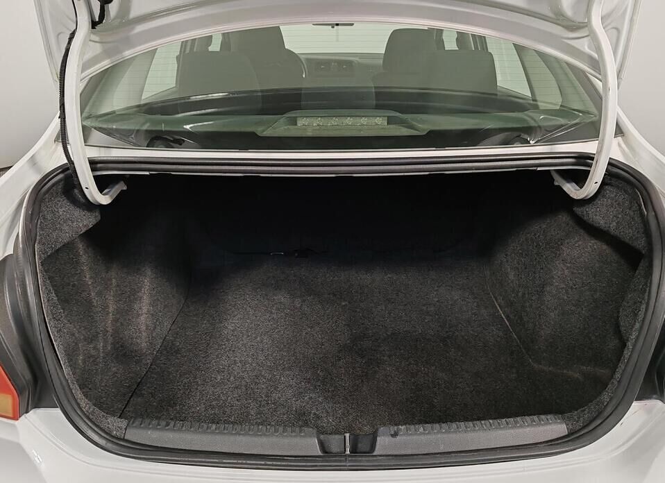 Volkswagen Polo, V Рестайлинг 1.6 MT (110 л.с.)
