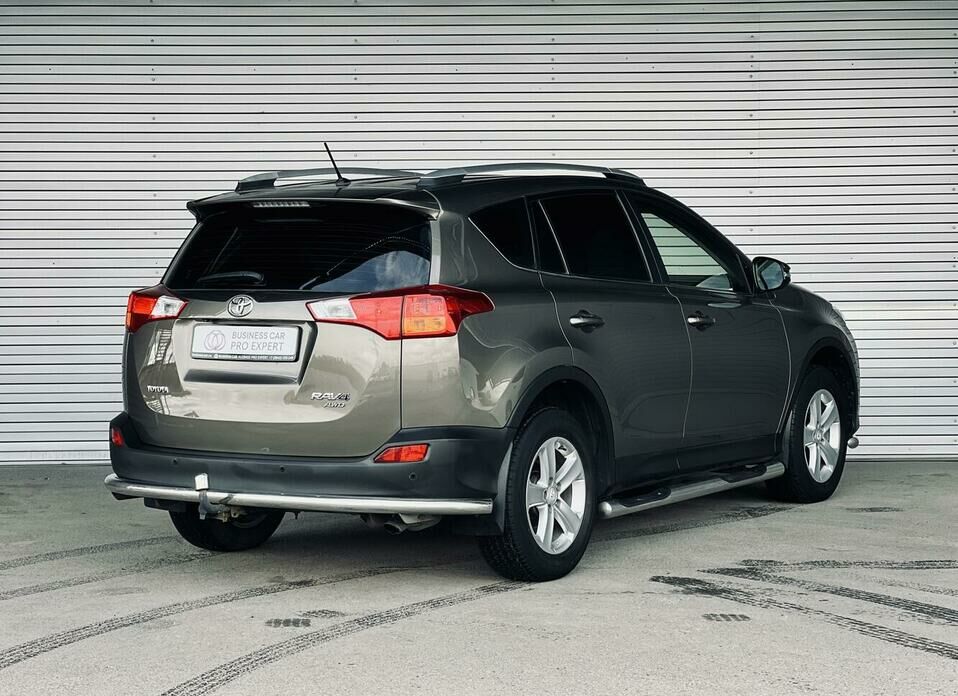 Toyota RAV4 2.2d AT (149 л.с.) 4WD