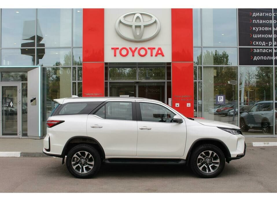 Toyota Fortuner 2.8d AT (200 л.с.) 4WD