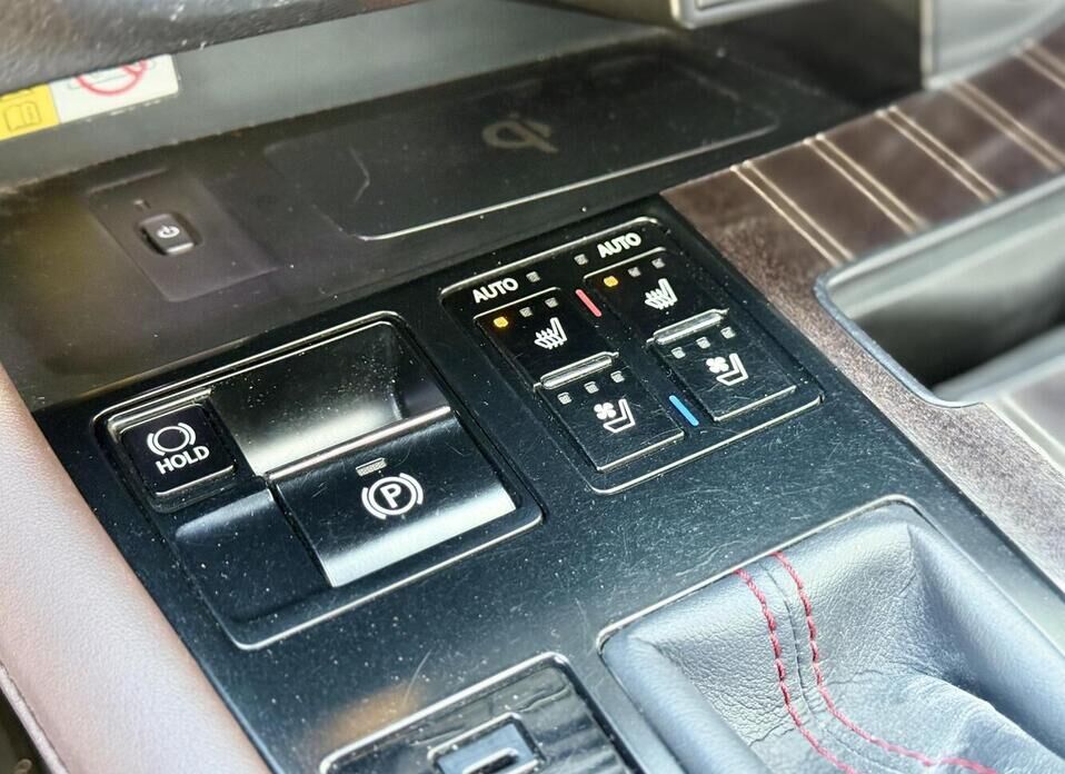 Lexus RX, IV Рестайлинг 300 2.0 AT (238 л.с.) 4WD