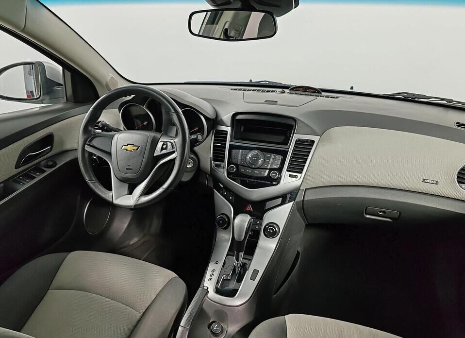 Chevrolet Cruze 1.6 AT (109 л.с.)