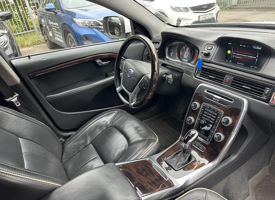 Volvo XC70 2.4d AT (215 л.с.) 4WD