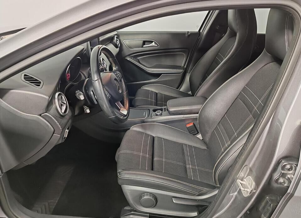 Mercedes-Benz A-Класс, III (W176) Рестайлинг 180 1.6 AMT (122 л.с.)