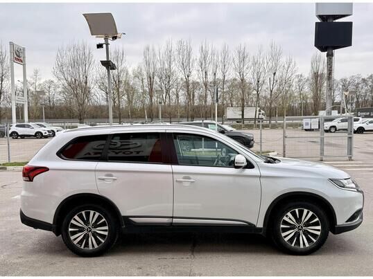 Mitsubishi Outlander, 2019&nbsp;г., 208&nbsp;412&nbsp;км