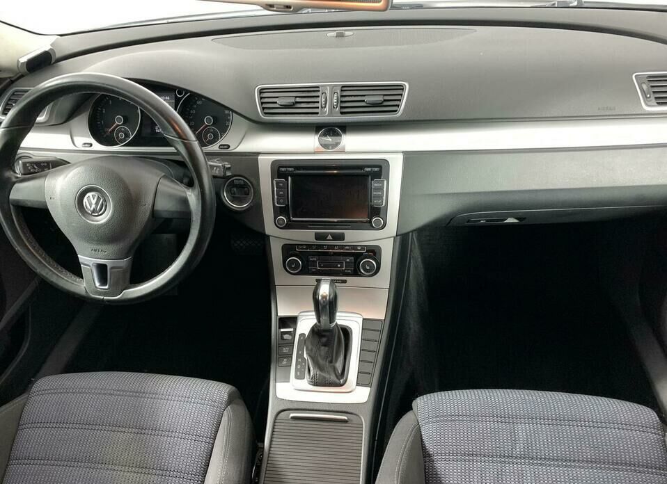 Volkswagen Passat CC 1.8 AMT (152 л.с.)