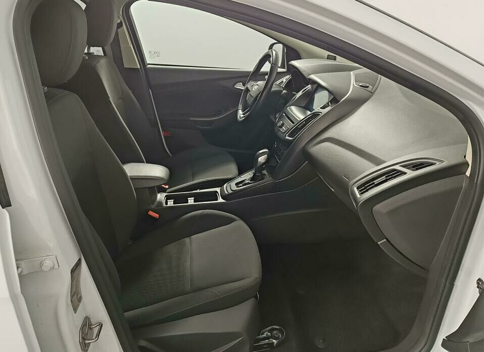 Ford Focus 1.6 AMT (105 л.с.)