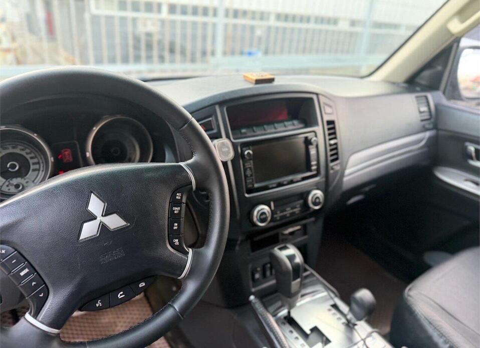 Mitsubishi Pajero, IV Рестайлинг 1 3.0 AT (178 л.с.) 4WD