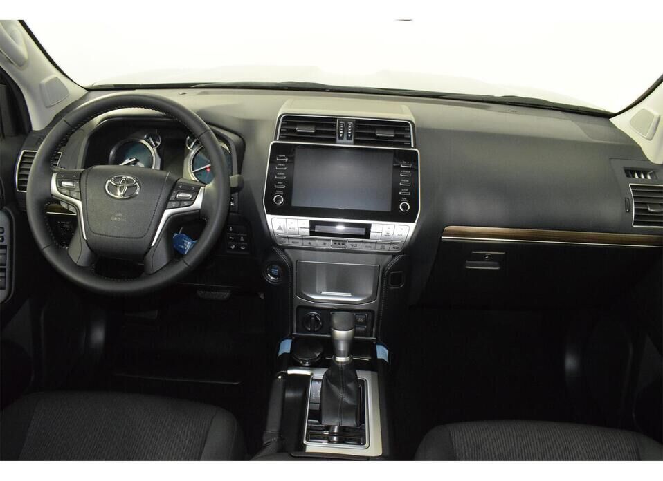 Toyota Land Cruiser Prado, 150 Series Рестайлинг 3 2.8d AT (200 л.с.) 4WD