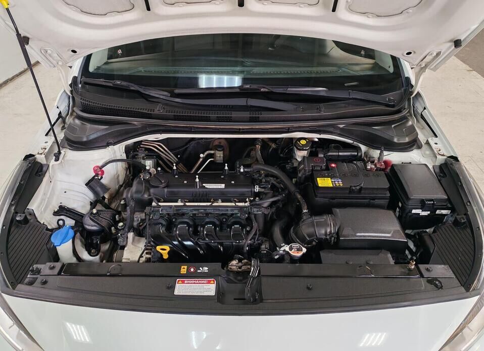 Hyundai Solaris, II 1.6 AT (123 л.с.)