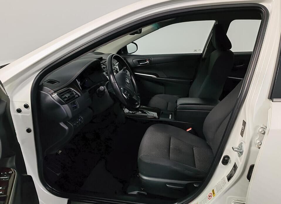 Toyota Camry, VII (XV50) Рестайлинг 2.5 AT (181 л.с.)