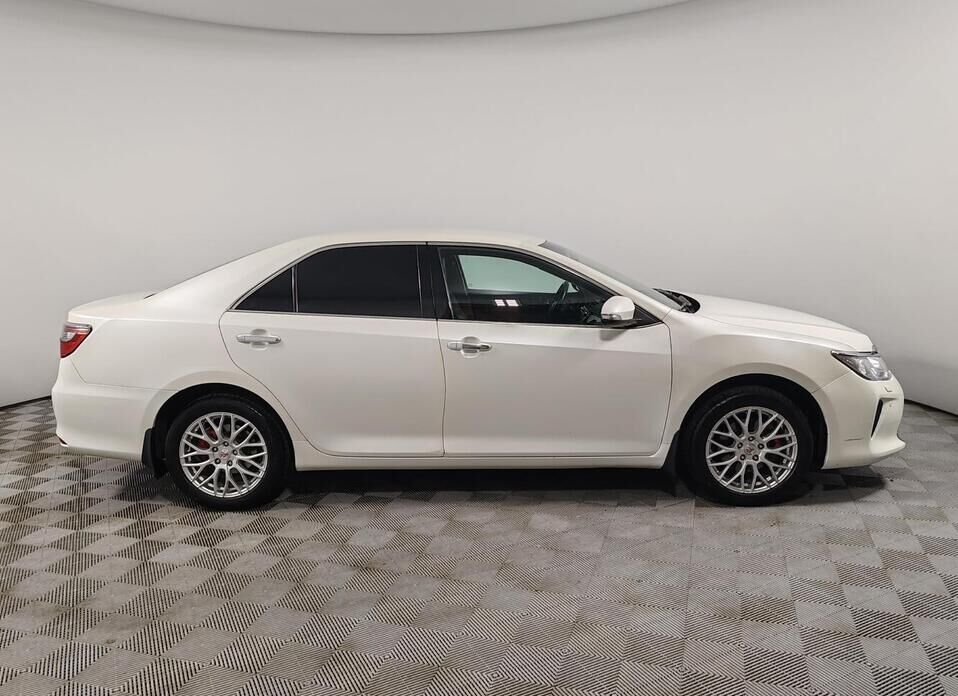 Toyota Camry, VII (XV50) Рестайлинг 2.5 AT (181 л.с.)
