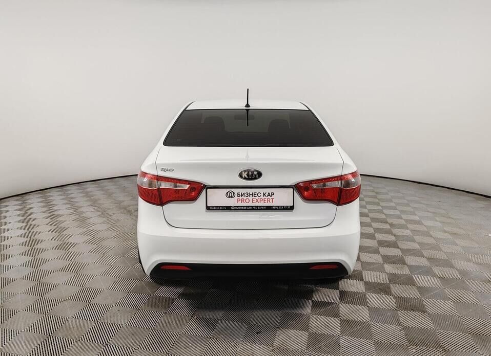 Kia Rio 5-speed 1.6 MT (123 л.с.)